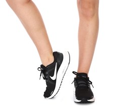 Nike Air Zoom Vomero 16 Kadın Yol Koşu Ayakkabı DA7698-001