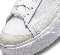Nike Blazer Low Platform Next Nature Sneaker Kadın Ayakkabı DJ6376-100