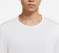 Nike Dri-FIT Rise 365 Kısa Kollu Koşu Erkek Tişört CZ9184-100