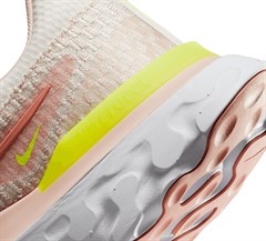 Nike React Infinity Run Flyknit 3 Kadın Koşu Ayakkabı DD3024-102