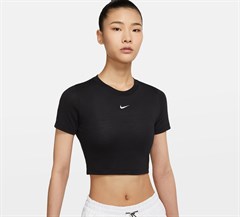 Nike Sportswear Essential Kısa Kadın Tişört DD1328-010
