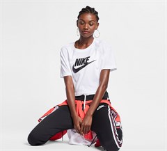 Nike Sportswear Essential Kısaltılmış Kadın Tişört BV6175-100