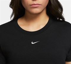 Nike Sportswear Kadın Tişört CZ7339-011