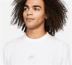Nike Sportswear Premium Essentials Erkek Tişört DO7392-100
